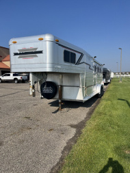 Used 1999 4-Star Trailers 3H GN with Midtack Horse Trailer