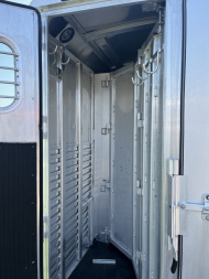 Used 1999 4-Star Trailers 3H GN with Midtack Horse Trailer