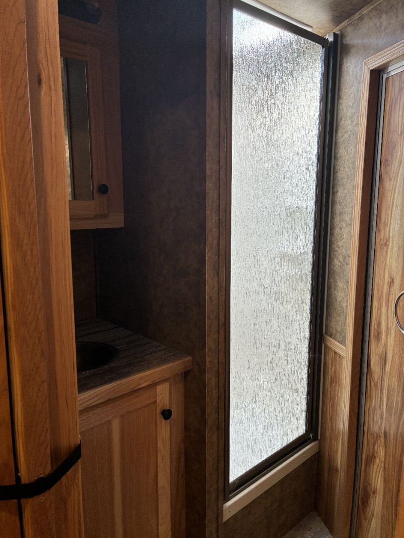 Used 2017 Lakota Charger 4H 11'LQ Horse Trailer