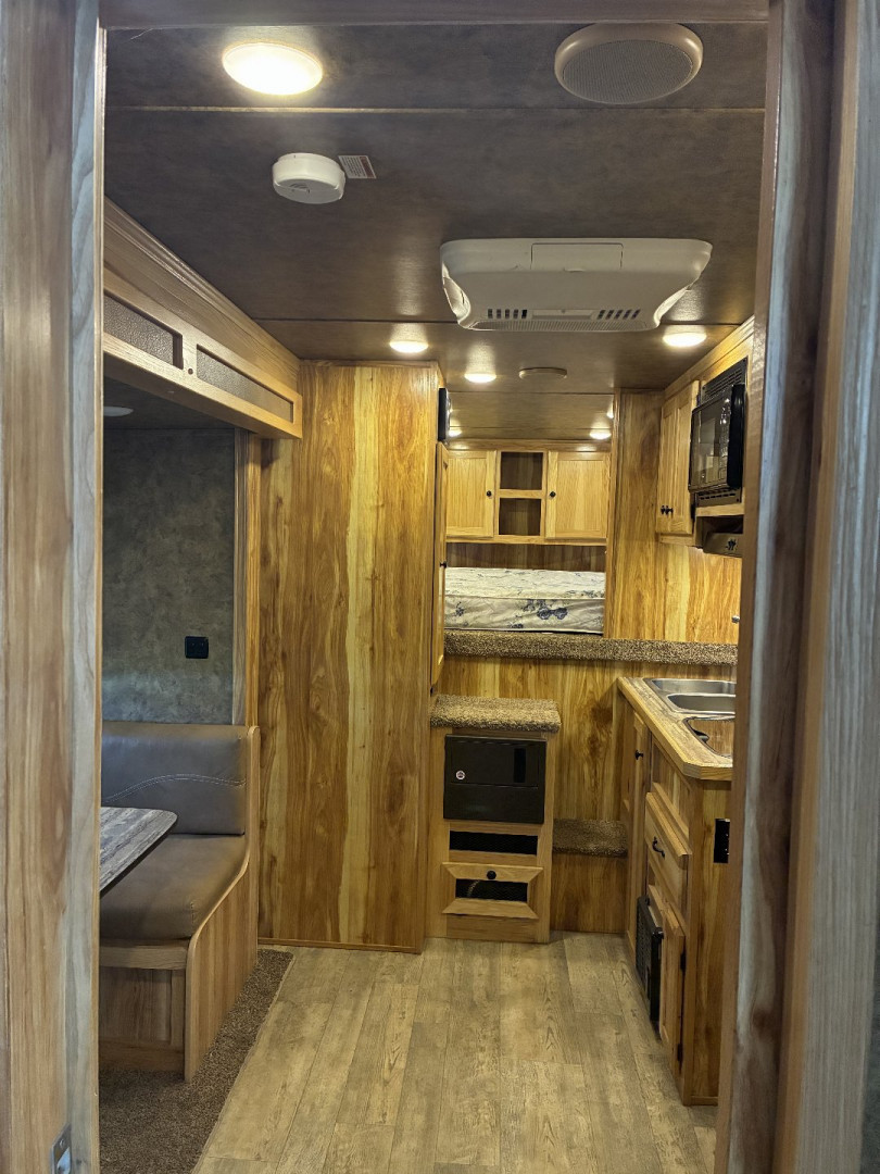 Used 2017 Lakota Charger 4H 11'LQ Horse Trailer