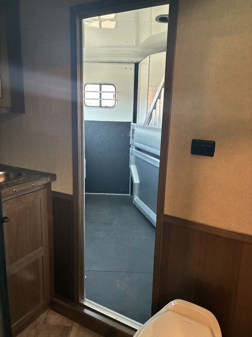 New 2025 SMC P829SR 2H 9' LQ Horse Trailer