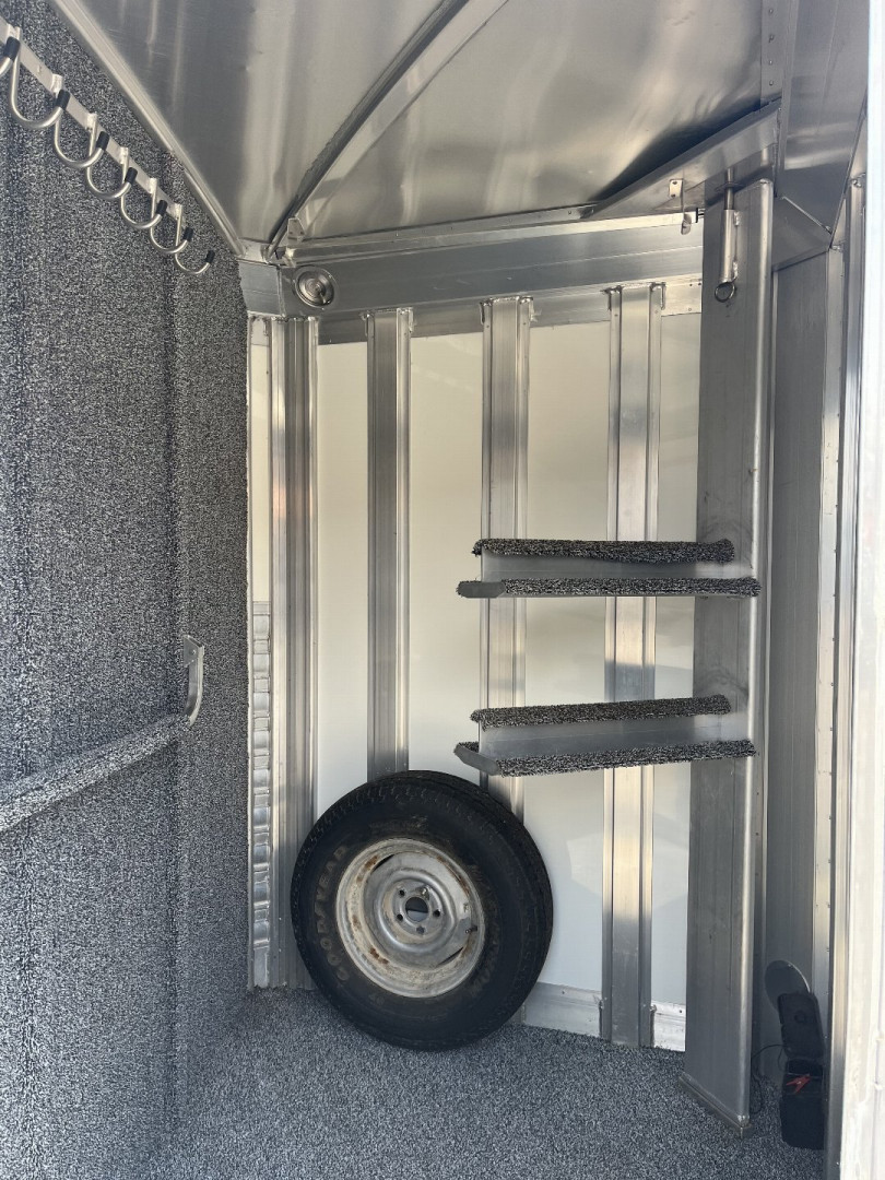 New 2002 4 Star 2H Slant BP Horse Trailer