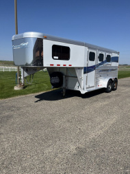 Used 2010 Cimarron 2H GN Horse Trailer