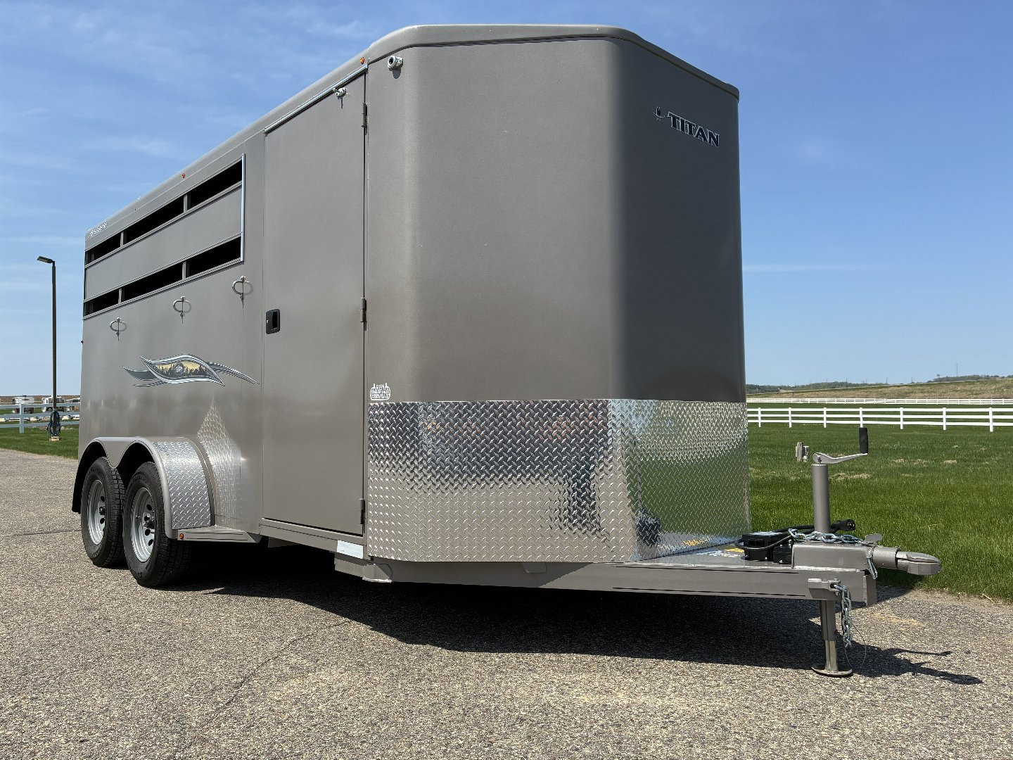 New 2025 Titan Avalanche II 3H BP Horse Trailer
