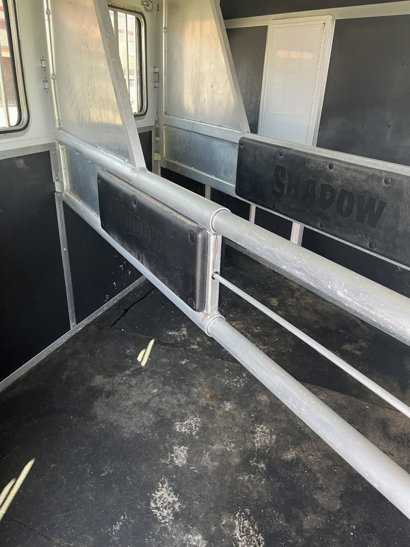 Used 2017 Shadow 3H GN Weekender Horse Trailer