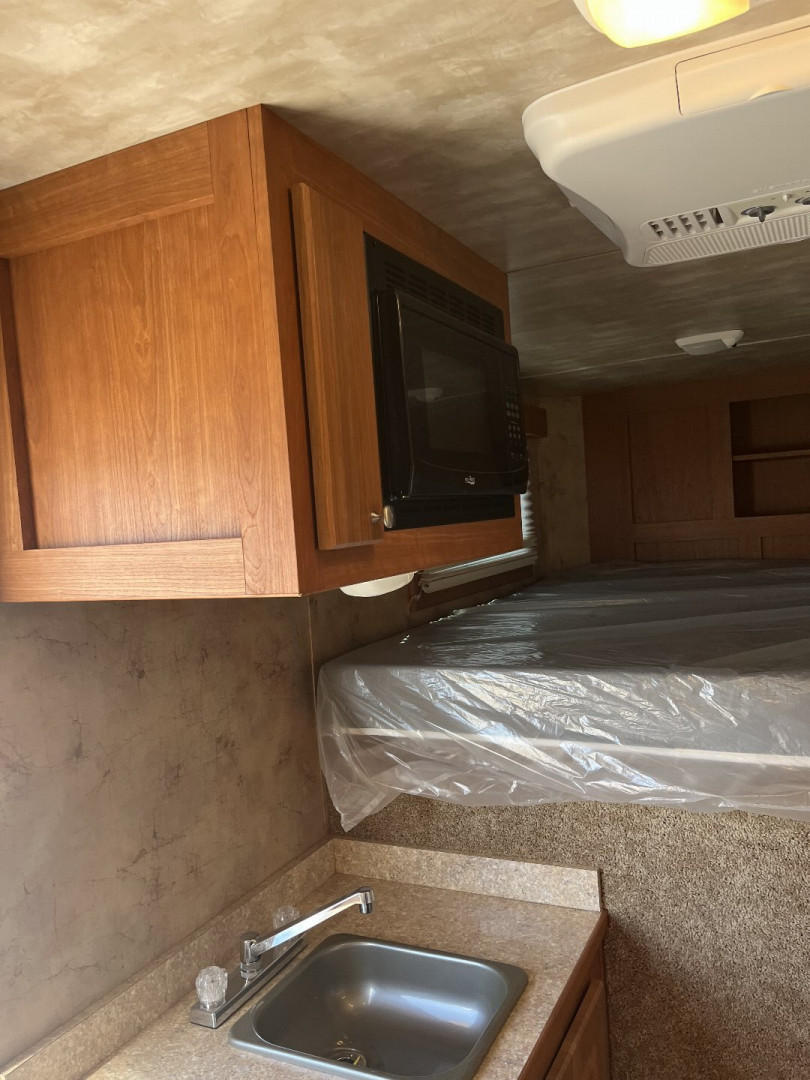 Used 2017 Shadow 3H GN Weekender Horse Trailer