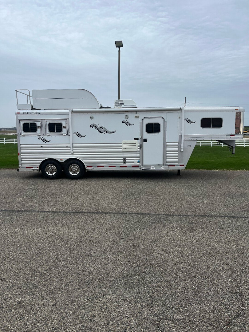 Used 2016 Platinum 2H 10'4" LQ Horse Trailer