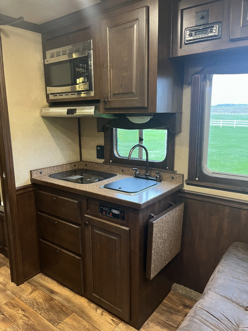Used 2016 Platinum 2H 10'4" LQ Horse Trailer
