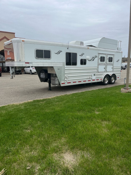Used 2016 Platinum 2H 10'4" LQ Horse Trailer