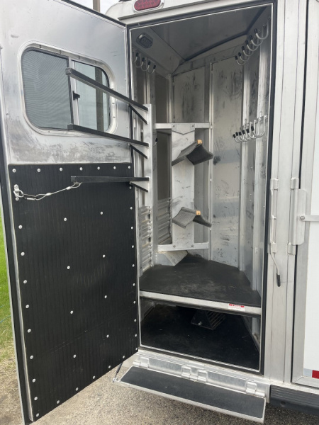Used 2016 Platinum 2H 10'4" LQ Horse Trailer