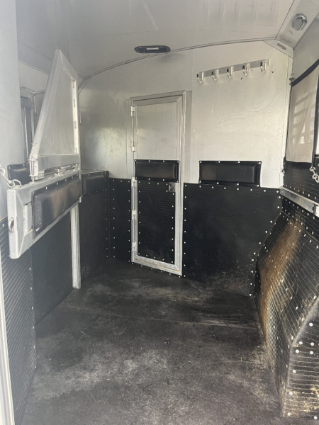 Used 2016 Platinum 2H 10'4" LQ Horse Trailer
