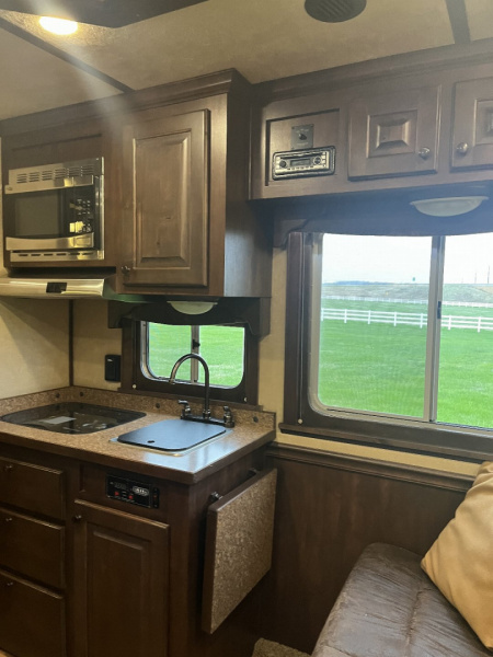 Used 2016 Platinum 2H 10'4" LQ Horse Trailer