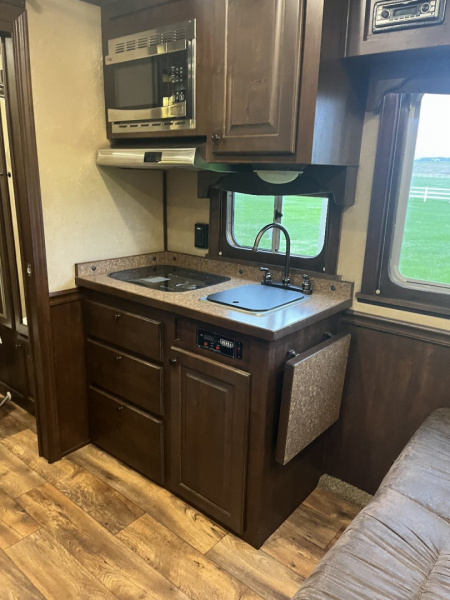 Used 2016 Platinum 2H 10'4" LQ Horse Trailer
