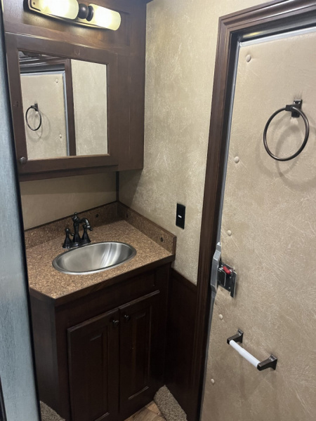 Used 2016 Platinum 2H 10'4" LQ Horse Trailer
