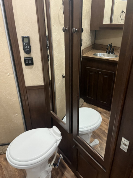 Used 2016 Platinum 2H 10'4" LQ Horse Trailer
