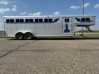 Used 1987 4-Star Trailers 5H GN Horse Trailer