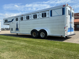 Used 1987 4-Star Trailers 5H GN Horse Trailer