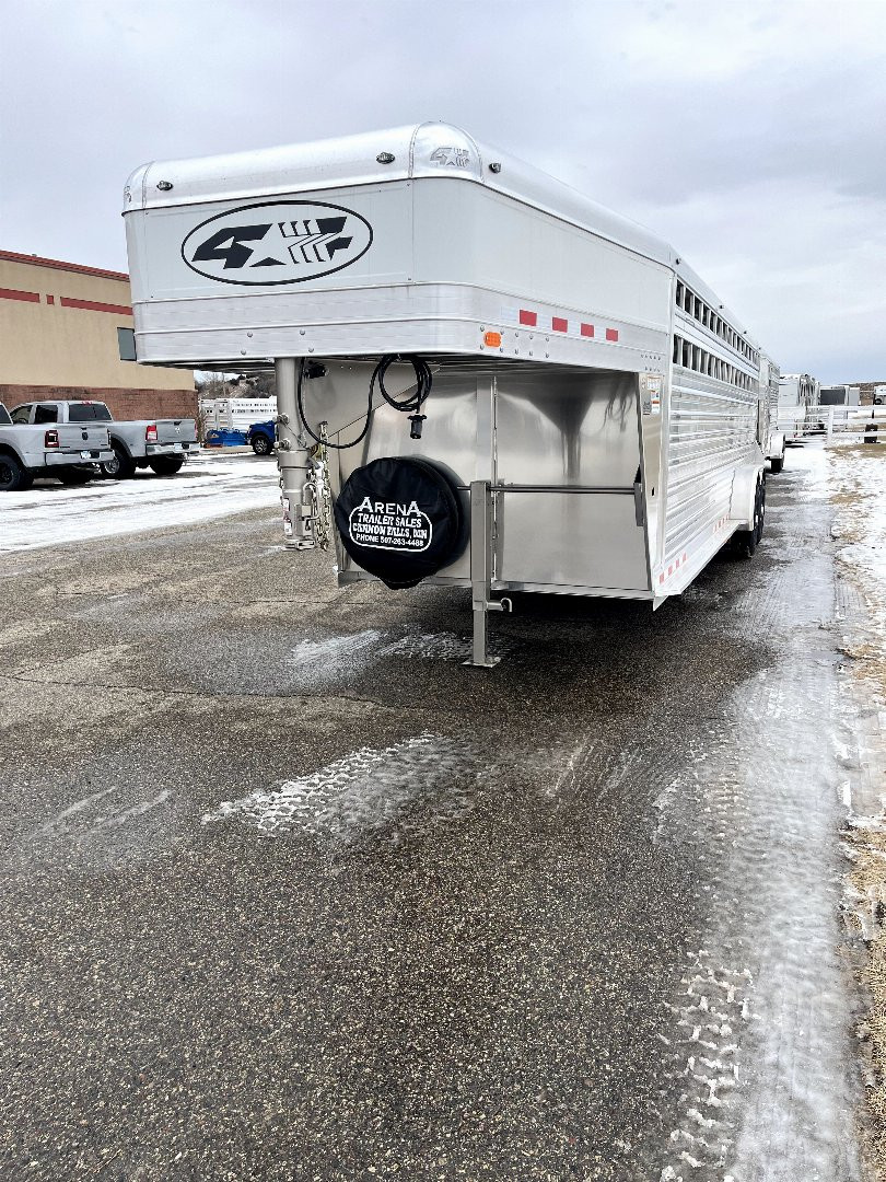New 2025 4-Star Trailers 24' St GN Trailer