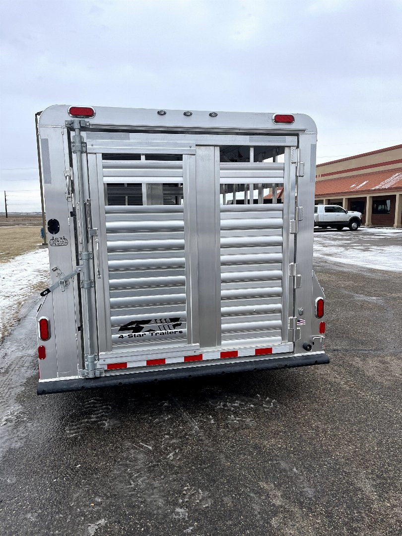 New 2025 4-Star Trailers 24' St GN Trailer