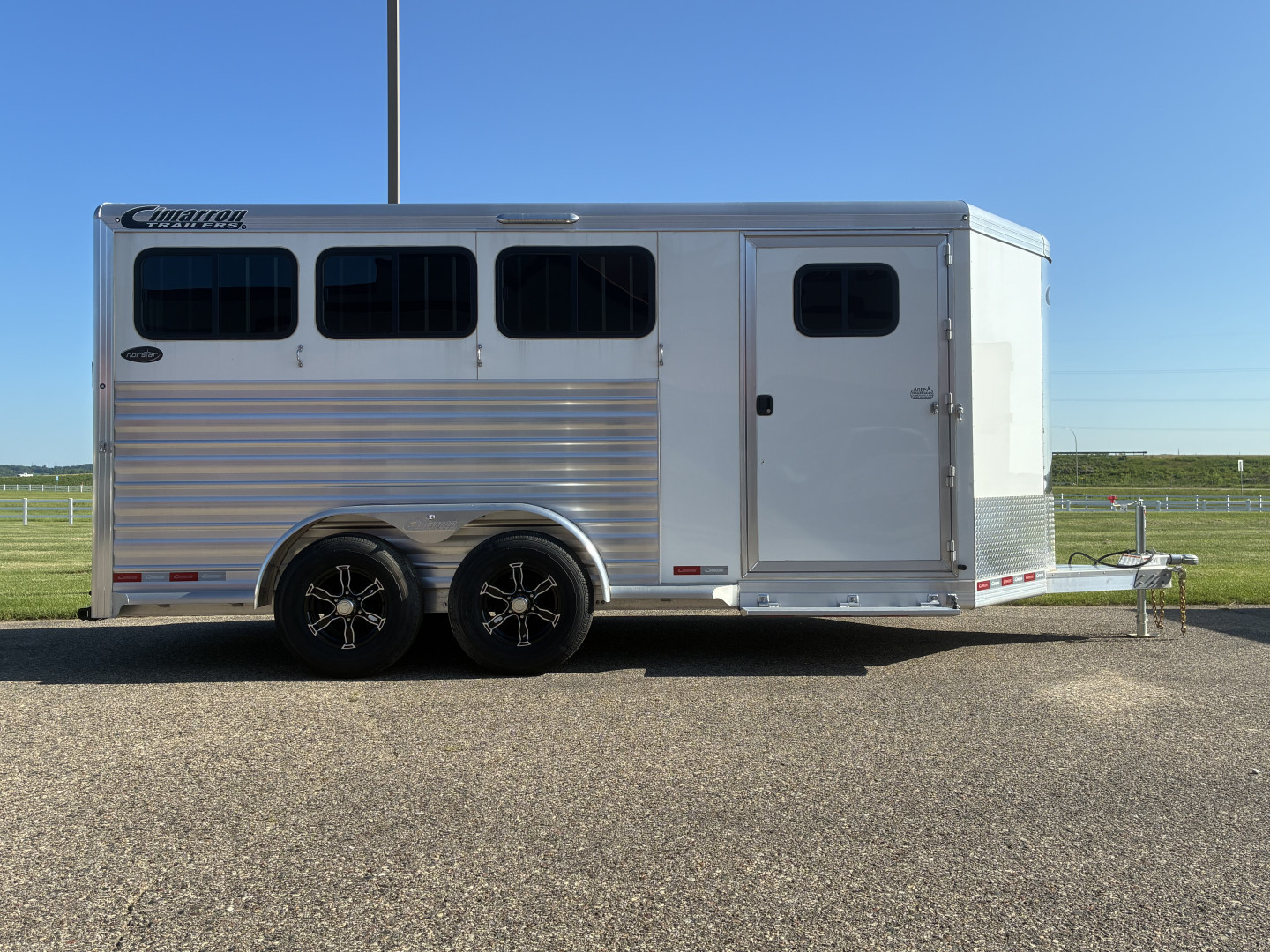 New 2025 Cimarron Trailers 3H BP RTG Horse Trailer