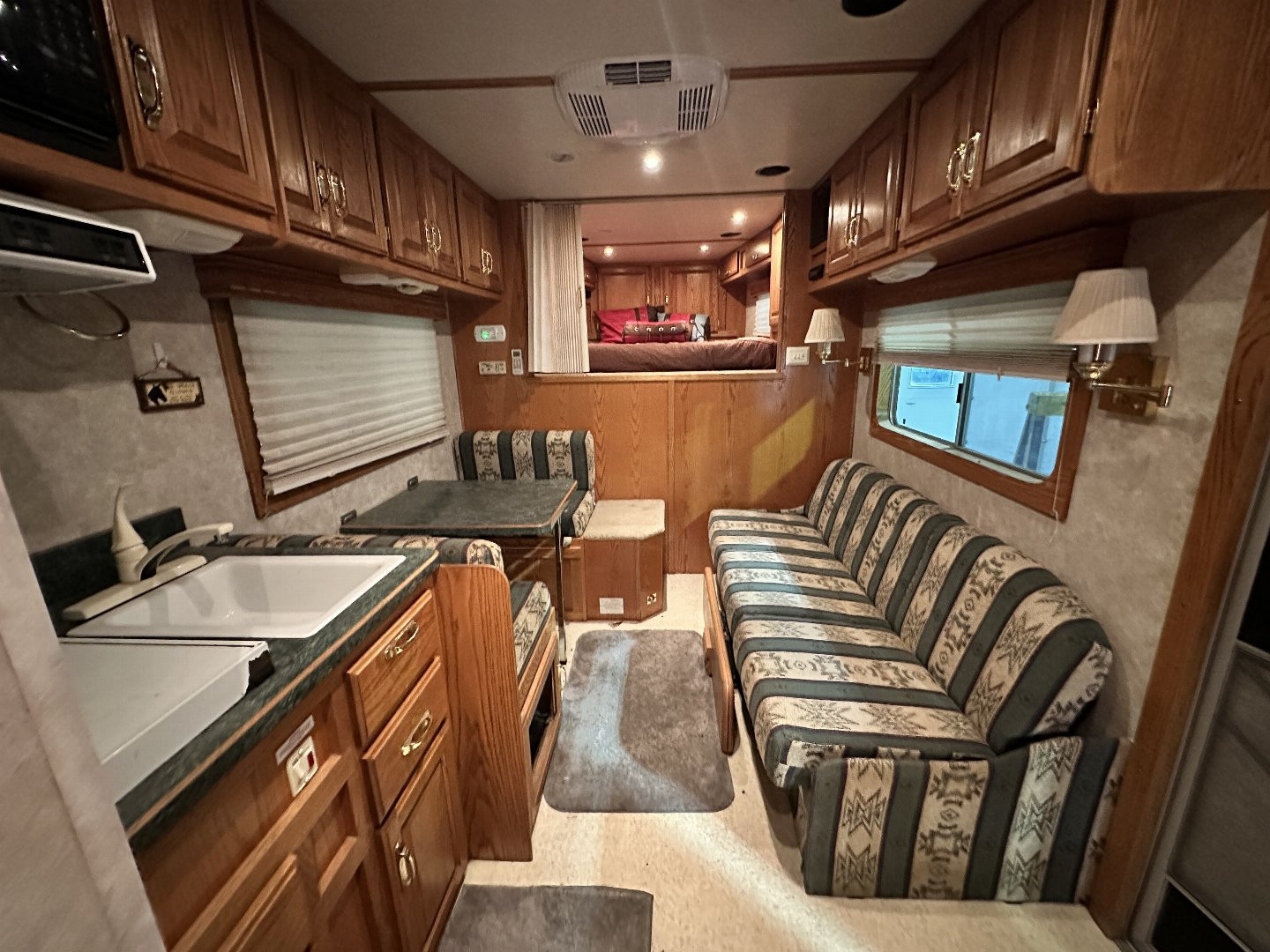 Used 2000 C&C 6H LQ Midtack Horse Trailer
