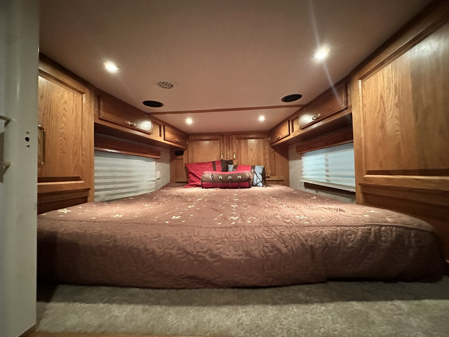 Used 2000 C&C 6H LQ Midtack Horse Trailer