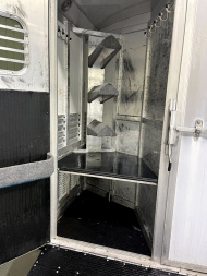 Used 2000 C&C 6H LQ Midtack Horse Trailer