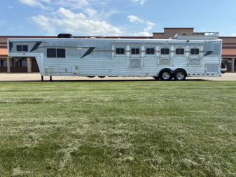 Used 2000 C&C 6H LQ Midtack Horse Trailer