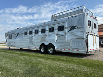 Used 2000 C&C 6H LQ Midtack Horse Trailer