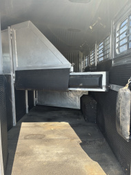 Used 2000 C&C 6H LQ Midtack Horse Trailer
