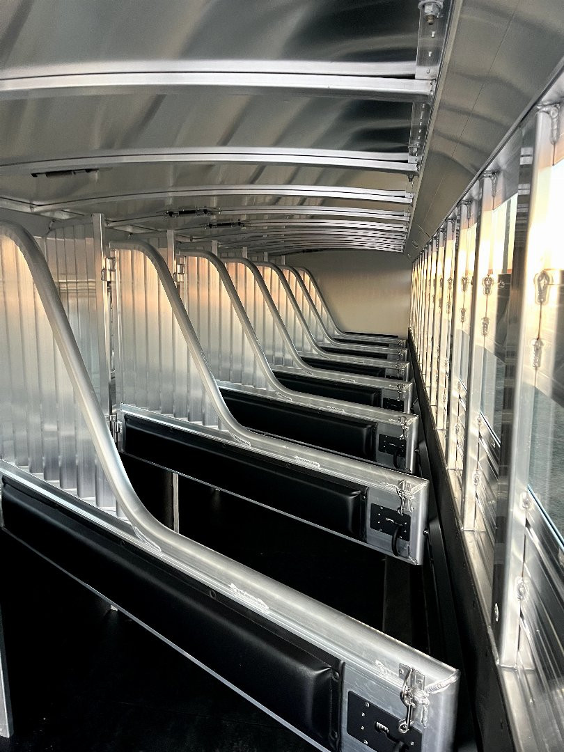 New 2025 4-Star Trailers 9H GN w/ Super Tack Horse Trailer