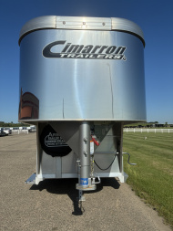 New 2025 Cimarron Trailers 2H Straight Load GN Horse Trailer