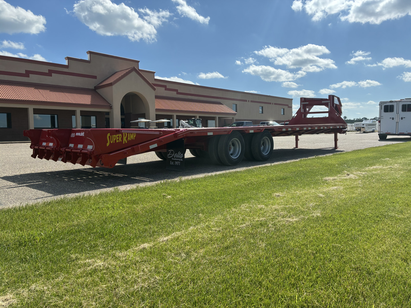 New 2025 Delta Mfg 32' GN Flatbed Trailer