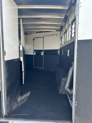 Used 2000 Sundowner 3H LQ w/ Midtack Horse Trailer