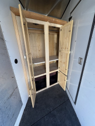 Used 2000 Sundowner 3H LQ w/ Midtack Horse Trailer