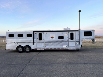 Used 2000 Sundowner 3H LQ w/ Midtack Horse Trailer