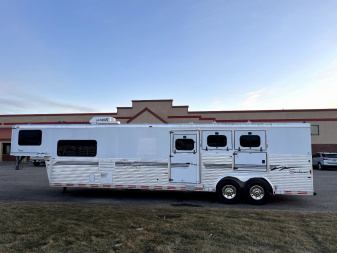 Used 2000 Sundowner 3H LQ w/ Midtack Horse Trailer