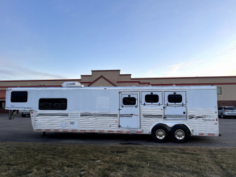Used 2000 Sundowner 3H LQ w/ Midtack Horse Trailer