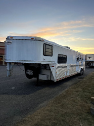 Used 2000 Sundowner 3H LQ w/ Midtack Horse Trailer