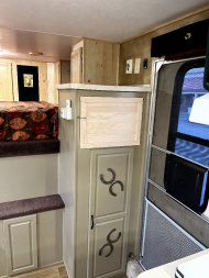 Used 2000 Sundowner 3H LQ w/ Midtack Horse Trailer