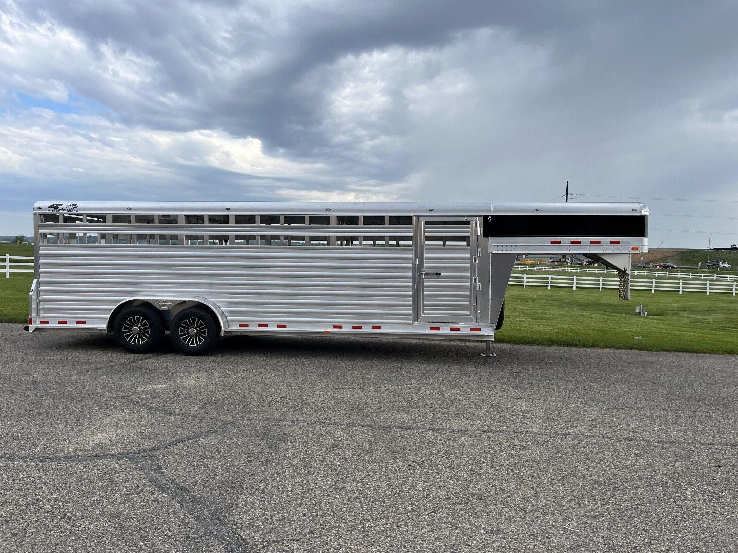 New 2025 4-Star Trailers 7'x24' Stock GN Stock / Stock Combo Trailer