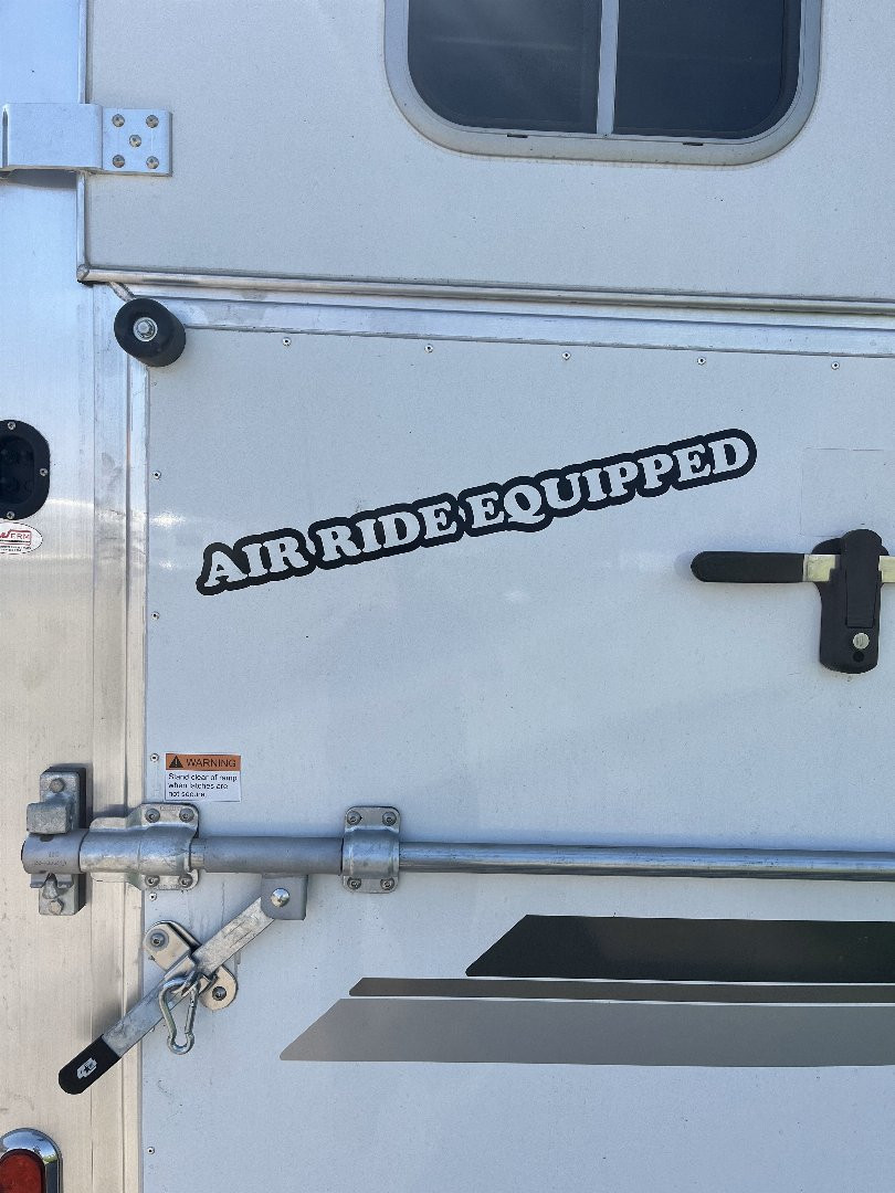 New 2025 4-Star Trailers 6-9 Horse Head to Head Horse Trailer