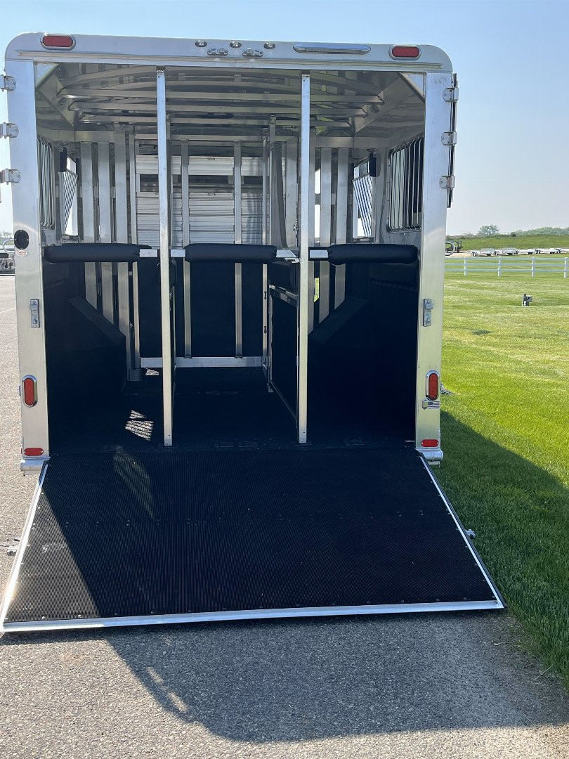 New 2025 4-Star Trailers 6-9 Horse Head to Head Horse Trailer