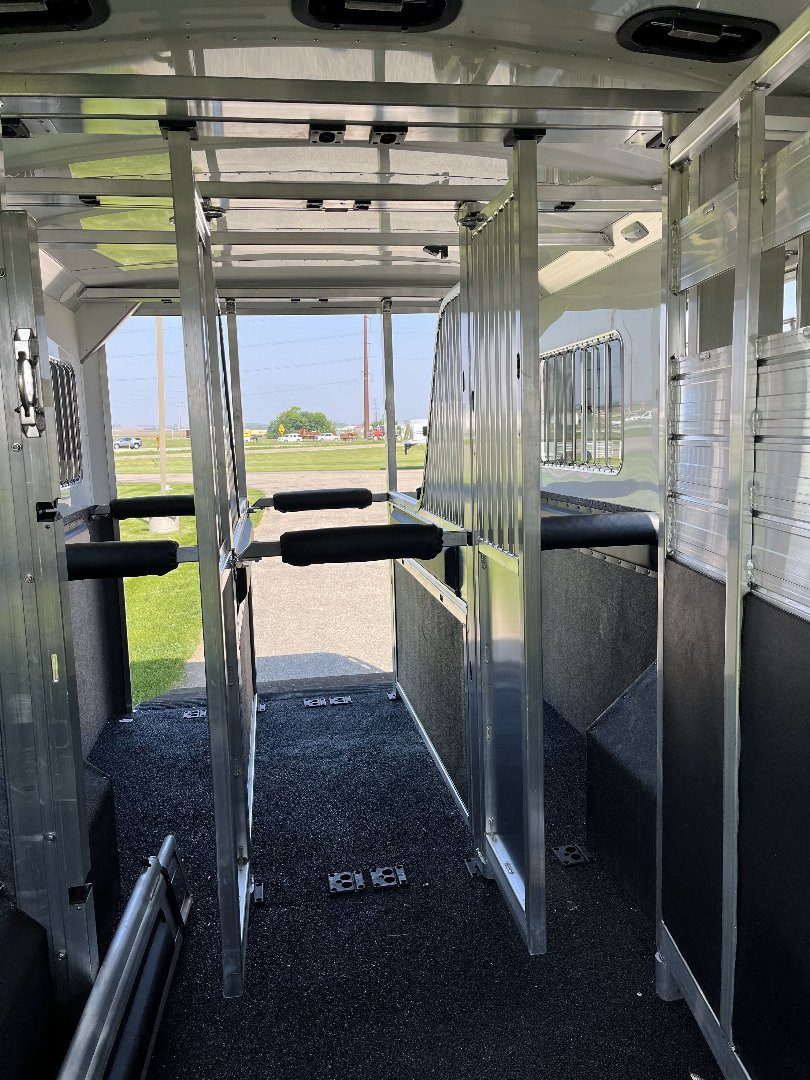 New 2025 4-Star Trailers 6-9 Horse Head to Head Horse Trailer