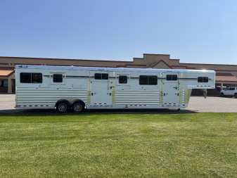 New 2025 4-Star Trailers 6-9 Horse Head to Head Horse Trailer