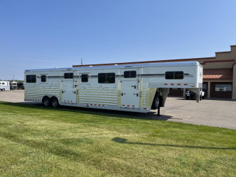 New 2025 4-Star Trailers 6-9 Horse Head to Head Horse Trailer