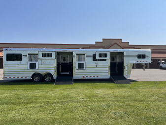 New 2025 4-Star Trailers 6-9 Horse Head to Head Horse Trailer