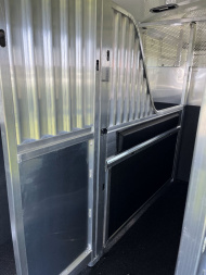 New 2025 4-Star Trailers 6-9 Horse Head to Head Horse Trailer