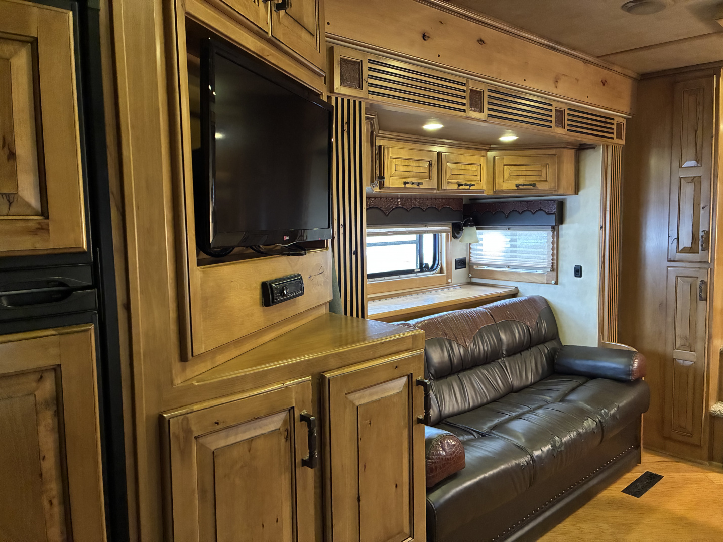 Used 2014 Cimarron Trailers 3H 17' Trail Boss LQ Horse Trailer