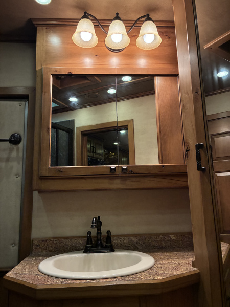 Used 2014 Cimarron Trailers 3H 17' Trail Boss LQ Horse Trailer